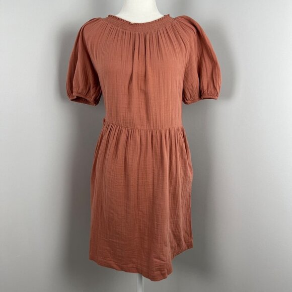 Universal Thread Dresses & Skirts - Universal Thread Puff Short Sleeve Smocked Shift Dress Pockets